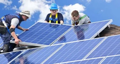 Aluminio en estructuras para paneles solares