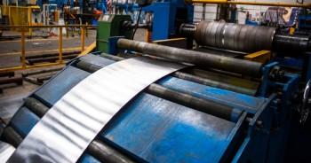el-corte-continuo-permite-obtener-bobinas-de-anchos-menores-y-chapas