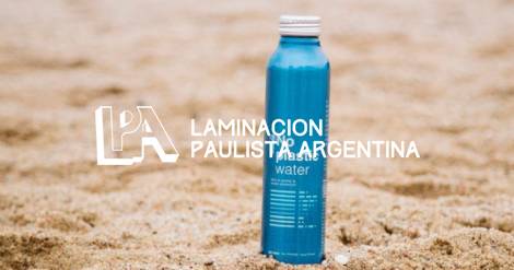 ocean-52-lanza-al-mercado-una-botella-de-agua-mineral-de-aluminio-reciclable-y-reutilizable