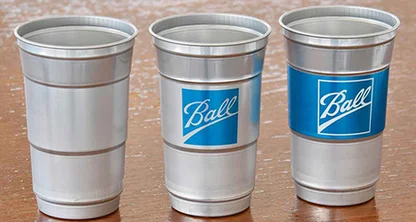 Ball Corporation puso en venta el primer vaso de aluminio en Estados Unidos